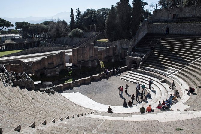 Pompeii 2h Small-Group Tour with Expert Archaeologist - Starting at Piazza Esedra