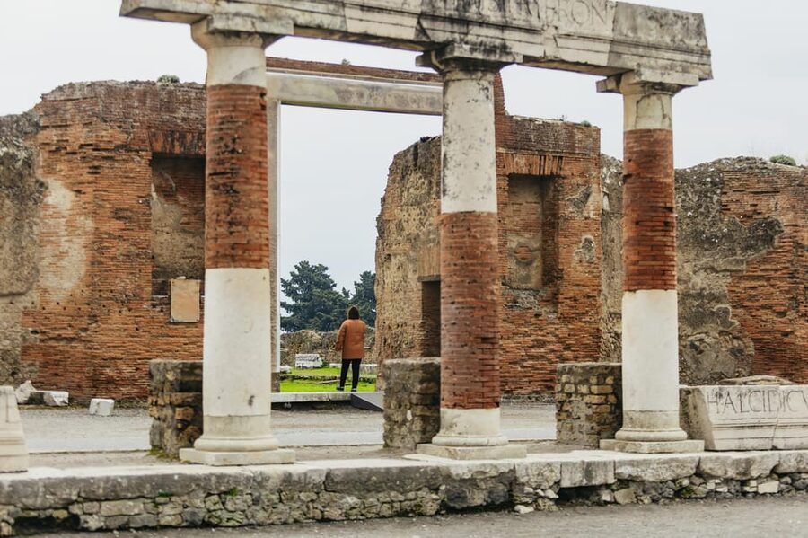Pompeii: Afternoon to Sunset Guided Tour with Ticket - Bakeries, houses, and Pompeii’s ordinary neighborhoods