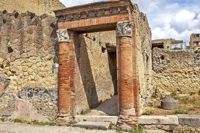 Pompeii and Herculaneum Small Group Tour with an Archaeologist - What the archaeologist adds