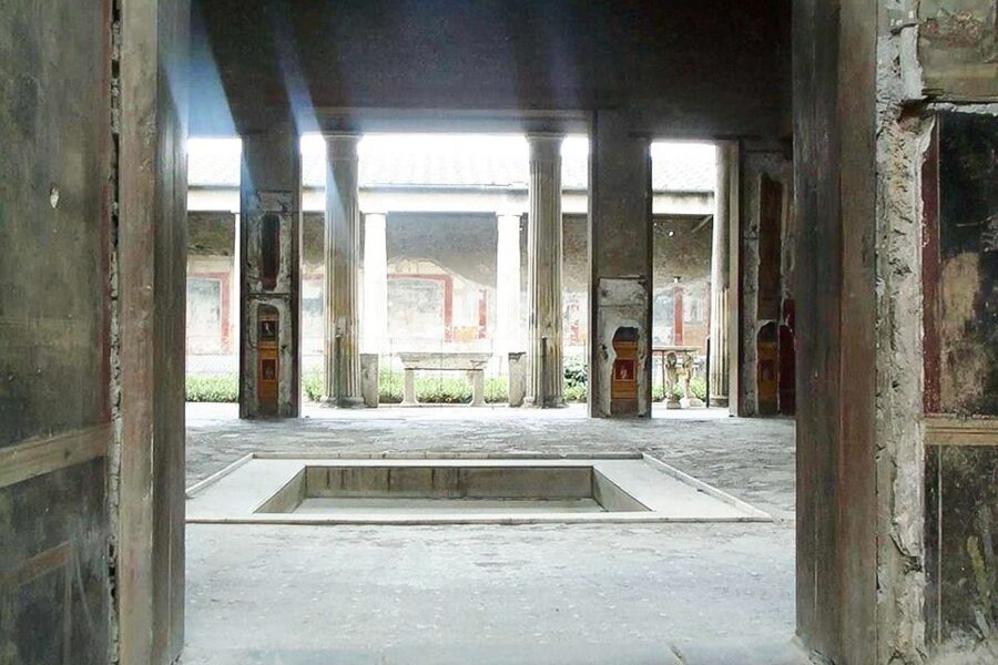 Pompeii and Vesuvius Full-Day Tour from Amalfi Coast - Lunch is practical, but it is not included