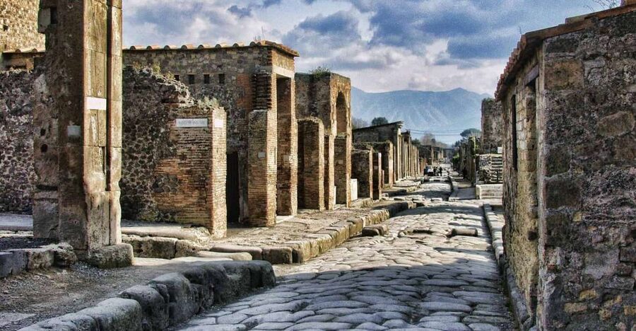 Pompeii: Day Tour of Pompeii and Vesuvius with Bus Transfer - Why this pairing works so well