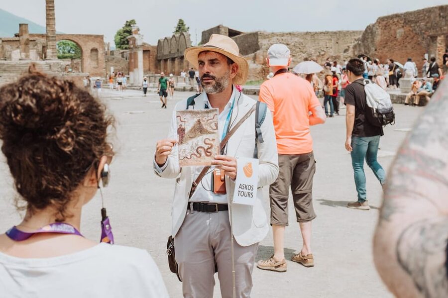 Pompeii: Entry Ticket and Guided Tour with an Archaeologist - Key points at a glance