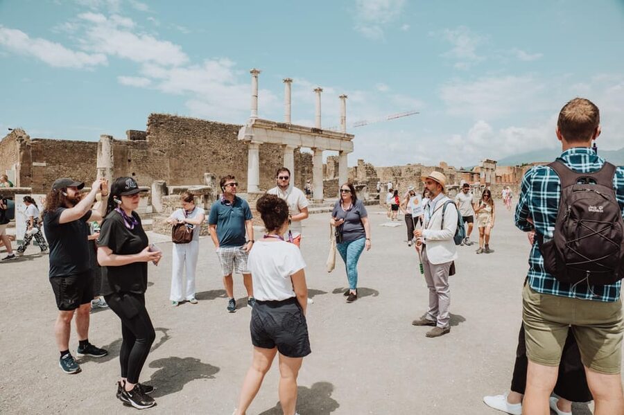 Pompeii: Entry Ticket and Guided Tour with an Archaeologist - Why Pompeii is better with an archaeologist