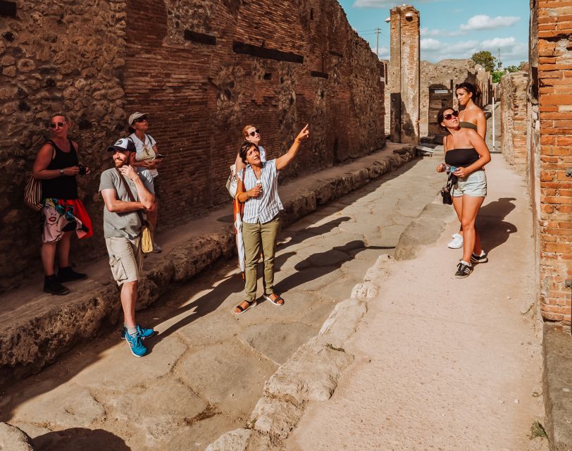 Pompeii: Entry Ticket and Guided Tour with an Archaeologist - Streets, theaters, and the plaster casts
