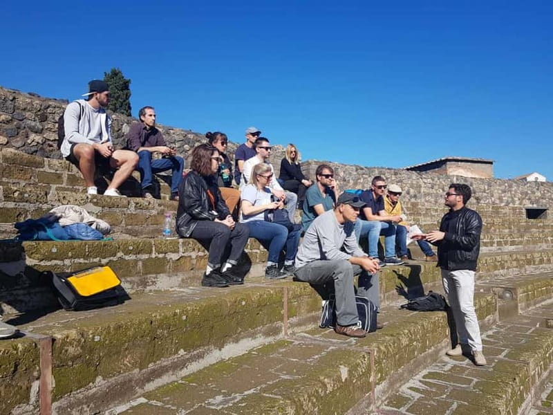 Pompeii: Exclusive Tour with Archaeologist and Entry Tickets - House of the Tragic Poet and the art inside Roman homes
