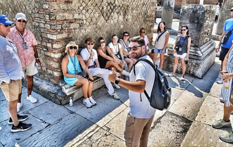 Pompeii: Exclusive Tour with Archaeologist and Entry Tickets - Meeting at Porta Marina, the old gateway into Pompeii