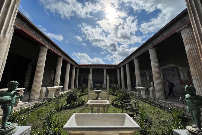 PompeiI Exclusive Tour with your Archaeologist in a Small Group - Why a guide helps at Pompeii