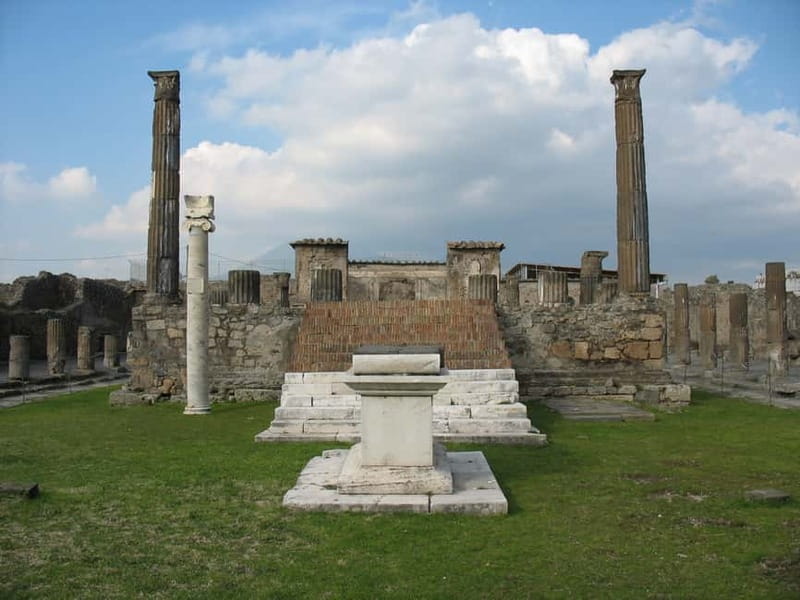Pompeii: Group Tour with an Archeologist Guide - Key points to know before you book