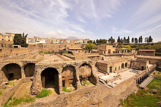 Pompeii: Guided Small Group Tour Max 6 People with Private Option - Heat, walking, and the limits of the route