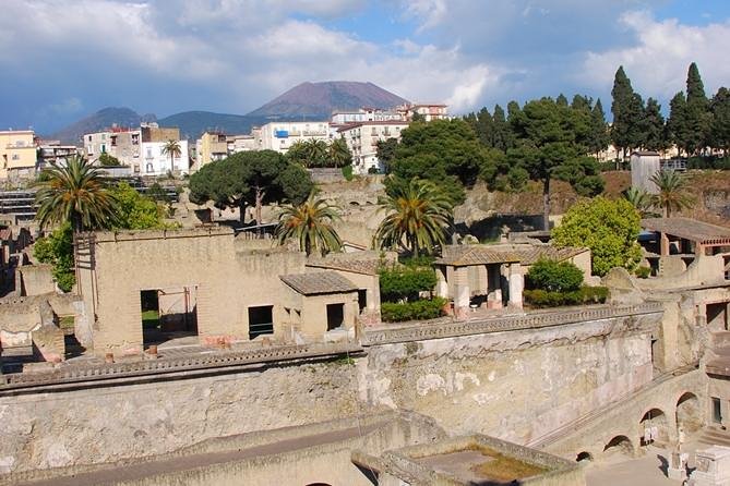 Pompeii & Herculaneum Day Trip from Naples with Lunch - The optional coral and cameo stop