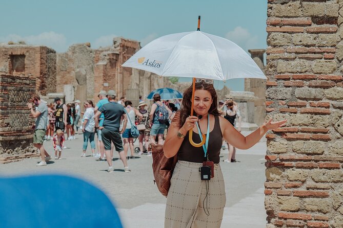 Pompeii Private Tour with an Archaeologist Guide - Why a private archaeologist changes Pompeii