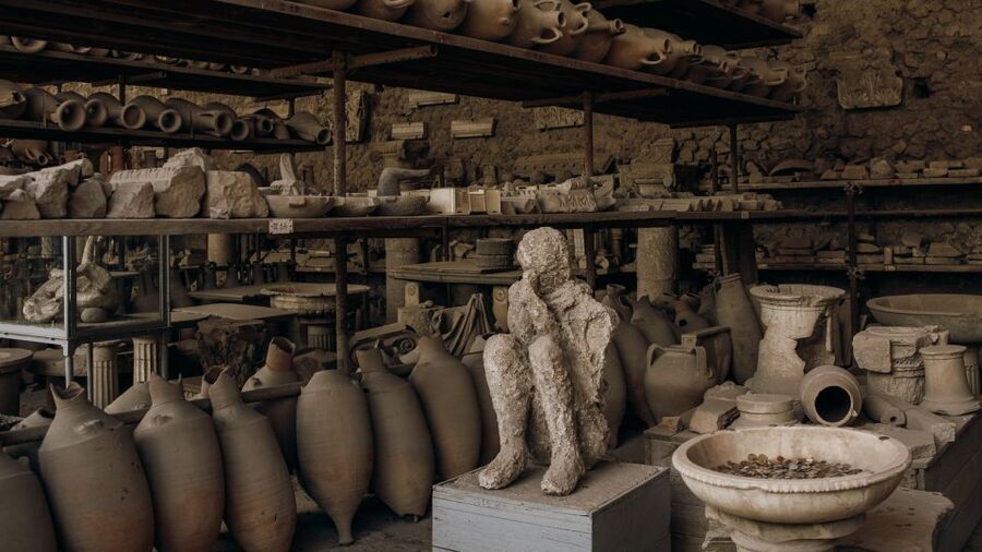 Pompeii: Skip-the-Line Guided Tour with Expert Archaeologist - Why an archaeologist changes Pompeii