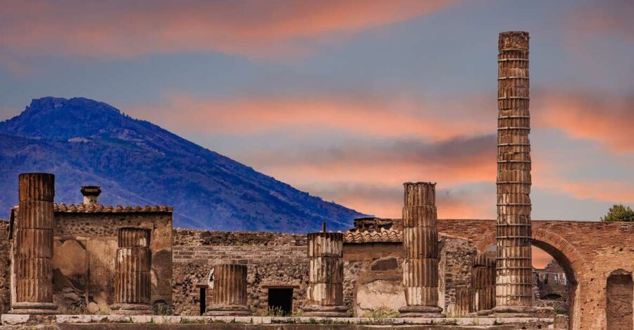 Pompeii: Skip-the-line-Ticket and Guided Tour - The guide and group size shape the experience