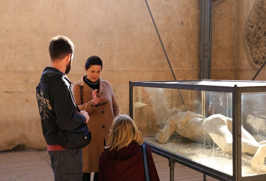 Pompeii: Skip-the-Line Tickets and Tour with Archaeologist - Why an archaeologist changes the Pompeii visit