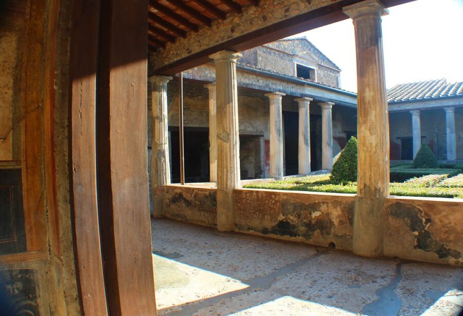 Pompeii: Skip-the-Line Tickets and Tour with Archaeologist - The Forum and the public side of Pompeii
