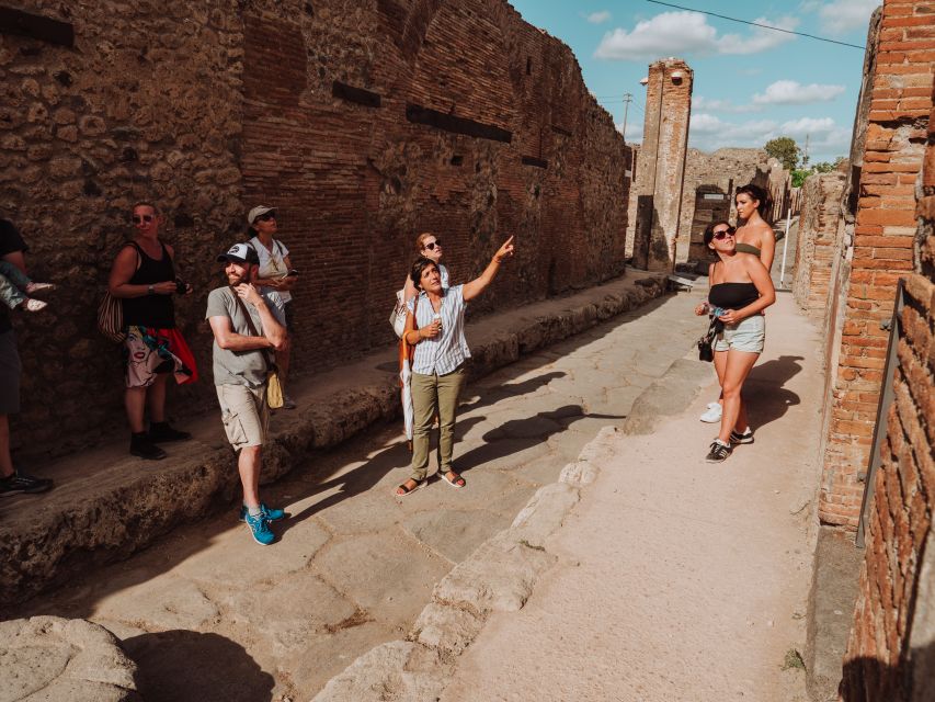 Pompeii: Small-Group Tour of Pompeii and Herculaneum - The train from Pompeii to Ercolano