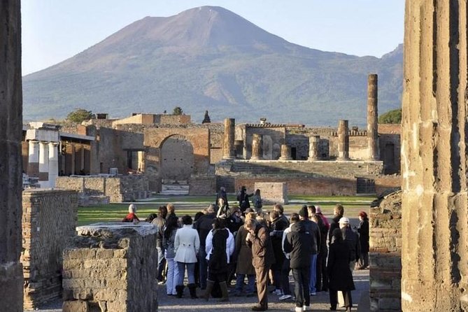 Pompeii: Small Group Tour with an Archaeologist - Why an archaeologist changes your Pompeii visit