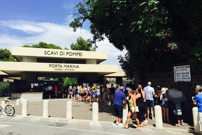 Pompeii: Small Group Tour with an Archaeologist - Lupanar and the adult side of ancient Pompeii