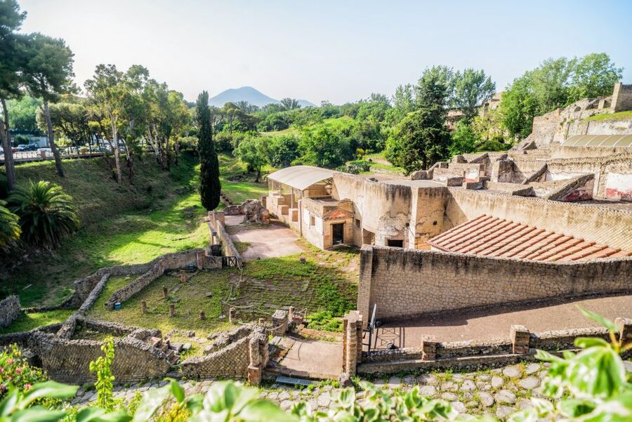 Pompeii: Small Group Tour with an Archaeologist - Why the Villa of the Mysteries is worth the extra hour