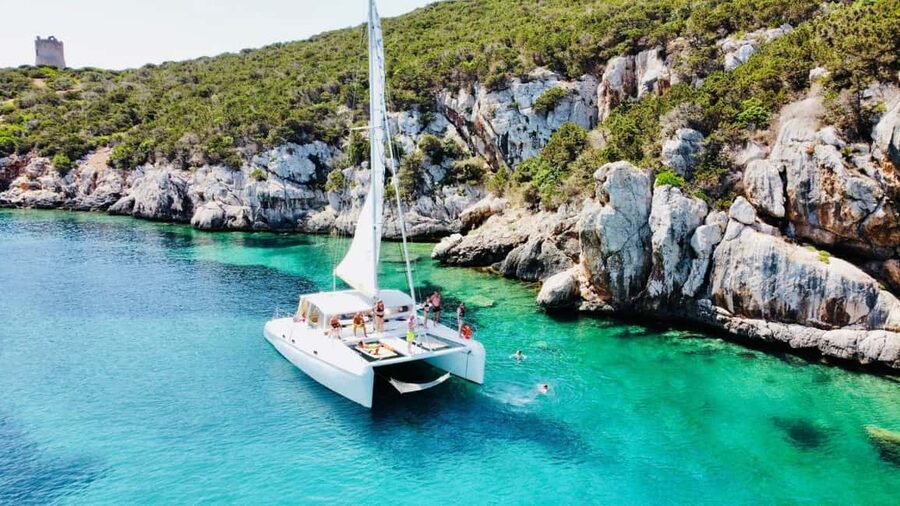 Porto Conte: Half-day catamaran tour with aperitif - Why the small group matters