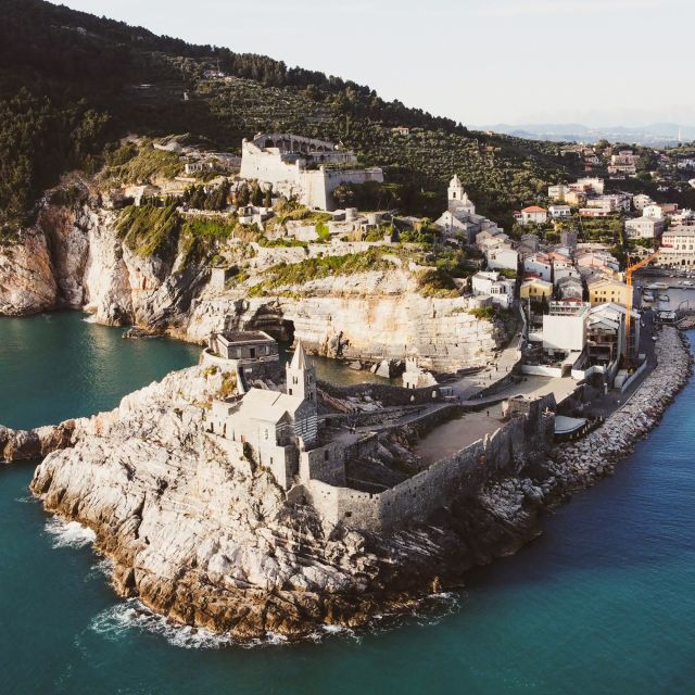 Portovenere: Isola Palmaria, Tino, and Tinetto Boat Tour - Palmaria: the first view across the Gulf