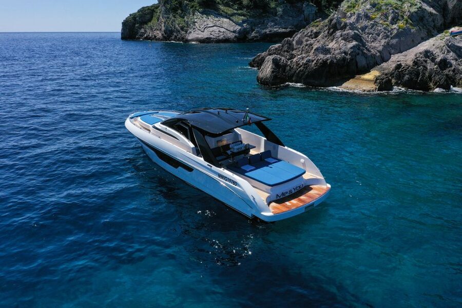 Positano: Shared Sunset Cruise - Boat comfort, captains, and group atmosphere