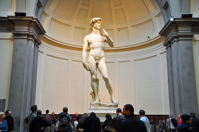 Private Florence Tour: 3-Hour Walking Tour with a Licenced Guide - Piazza della Signoria, an outdoor museum of Florence