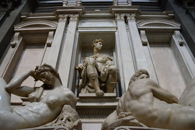 Private Florence Tour by Golf Cart ETukTuk with Audio Guide - Weather, comfort, and taking photographs