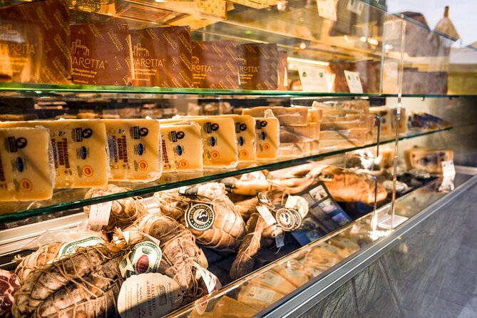 Private Half Day Parma Food Walking Tour - Parma street food at a sandwich shop