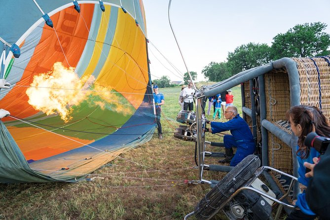Professional hot air balloon rides at Assisi, Trasimeno in Umbria - About one hour above the Umbrian Valley