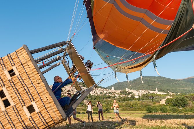 Professional hot air balloon rides at Assisi, Trasimeno in Umbria - Who will enjoy this flight most