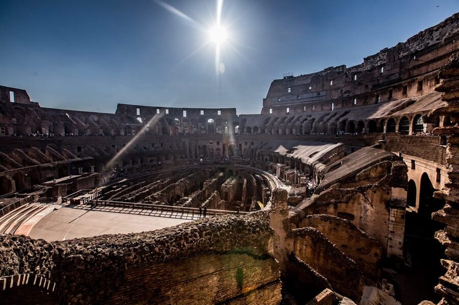 Rome: 1-Hour Fast Colosseum Tour - Getting through entry and security