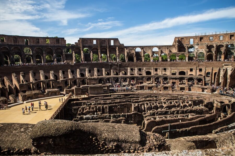 Rome: 1-Hour Fast Colosseum Tour - Photo opportunities before and during the visit
