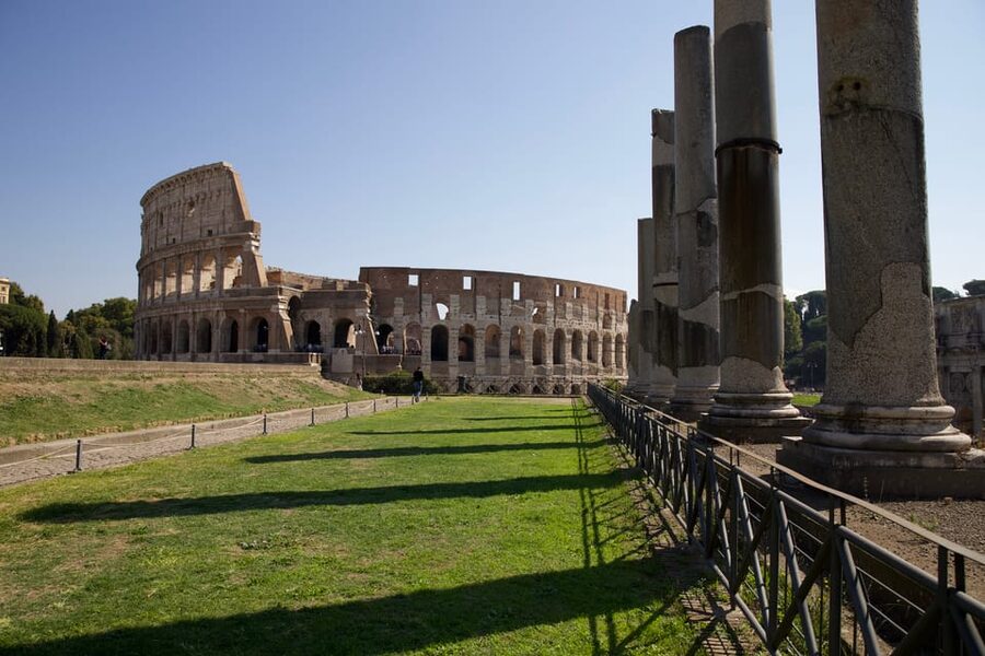 Rome: 1-Hour Fast Colosseum Tour - What to bring and what to leave behind
