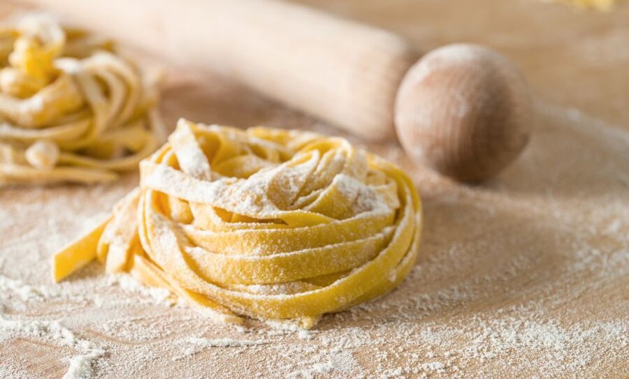 Rome: 3-in-1 Fettuccine, Ravioli, and Tiramisu Cooking Class - Timing, group size, and pace