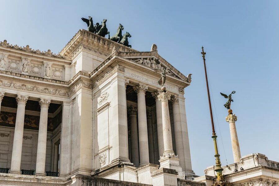 Rome: Altar of the Fatherland Elevator and Museum Tickets - Using the Panoramic View app audio guide