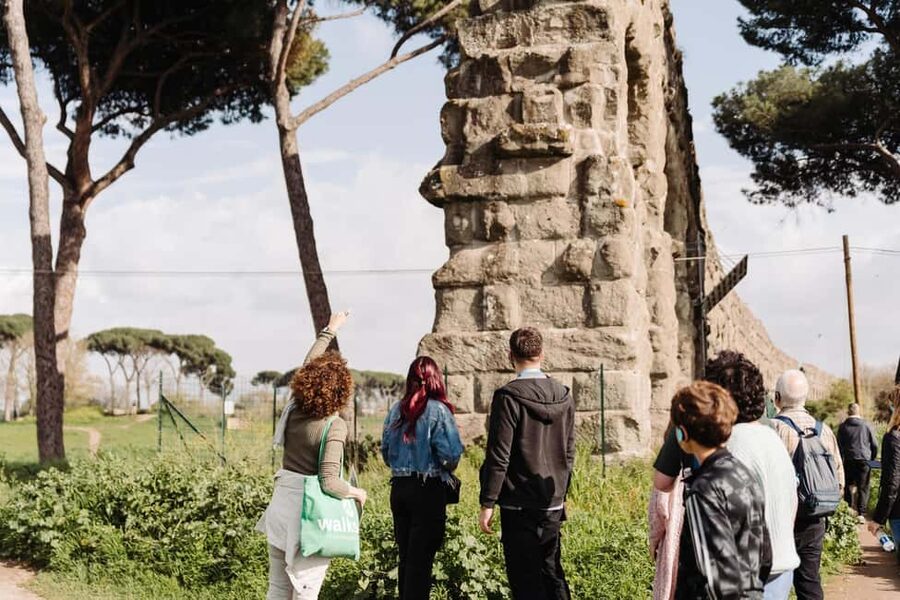 Rome: Appian Way, Aqueducts, and Catacombs Tour - Why the air-conditioned vehicle matters