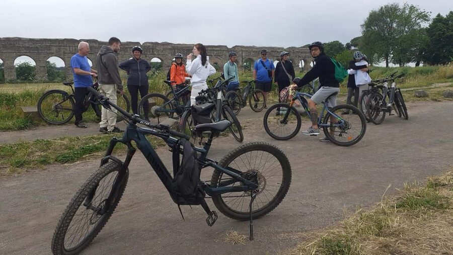 Rome: Appian Way E-Bike Tour Catacombs, Aqueducts & Picnic - Caffarella Park and the Egeria spring picnic
