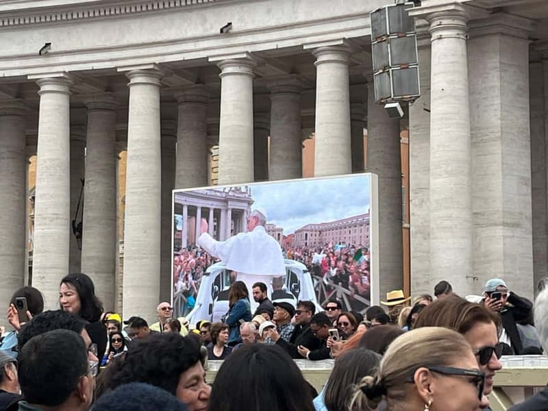 Rome: Audience Pope Leo XIV with guided tour - Walking toward St. Peter’s Square