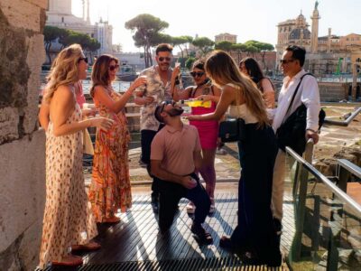 Bar Crawl with Local Guide & Drinks