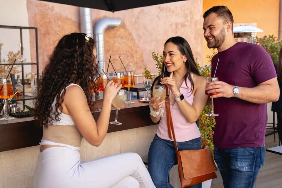 Rome: Bar Crawl with Local Guide & Drinks - The Italian drinks included