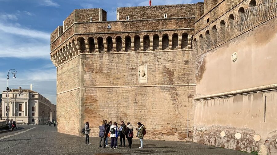 Rome: Castel Sant'Angelo Skip-the-Line Ticket - The climb from imperial tomb to fortress
