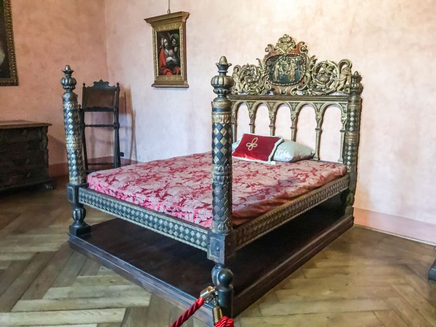 Rome: Castel Sant'Angelo Skip-the-Line Ticket - Frescoes, statues, and papal rooms