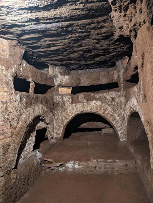 Rome: Catacombs Skip-the-Line Tour with Tickets - The two-hour route through San Domitilla