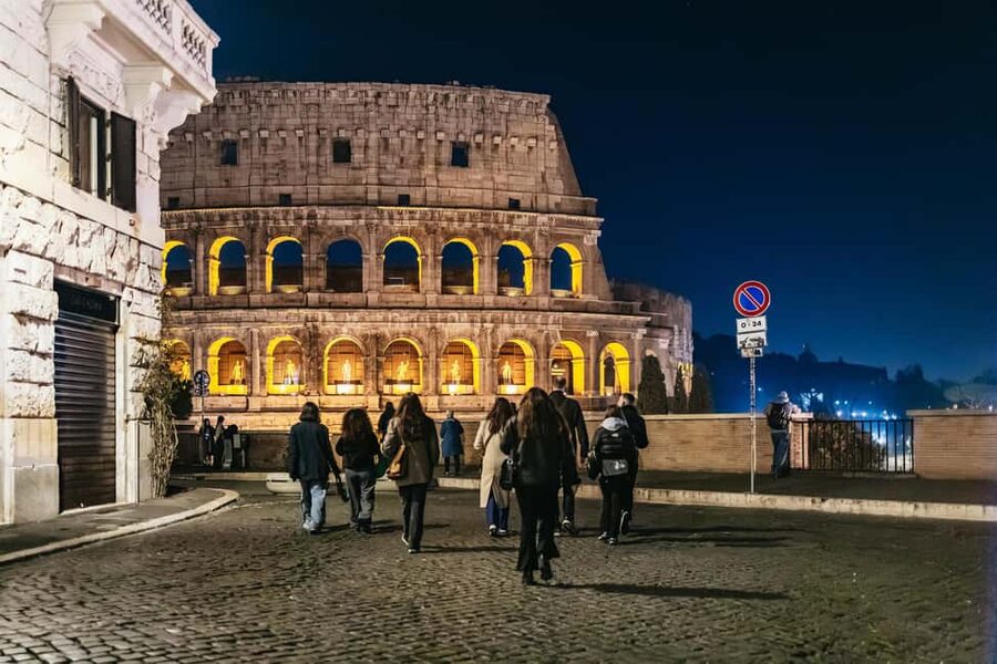 Rome: City Highlights Moonlight Walking Tour - Key points at a glance