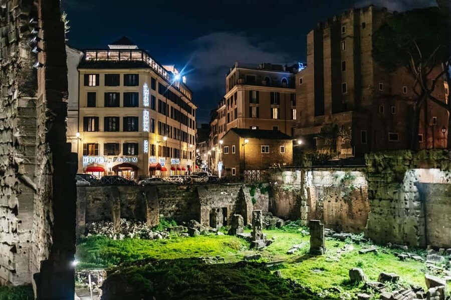Rome: City Highlights Moonlight Walking Tour - Galleria Sciarra and Rome’s quieter details