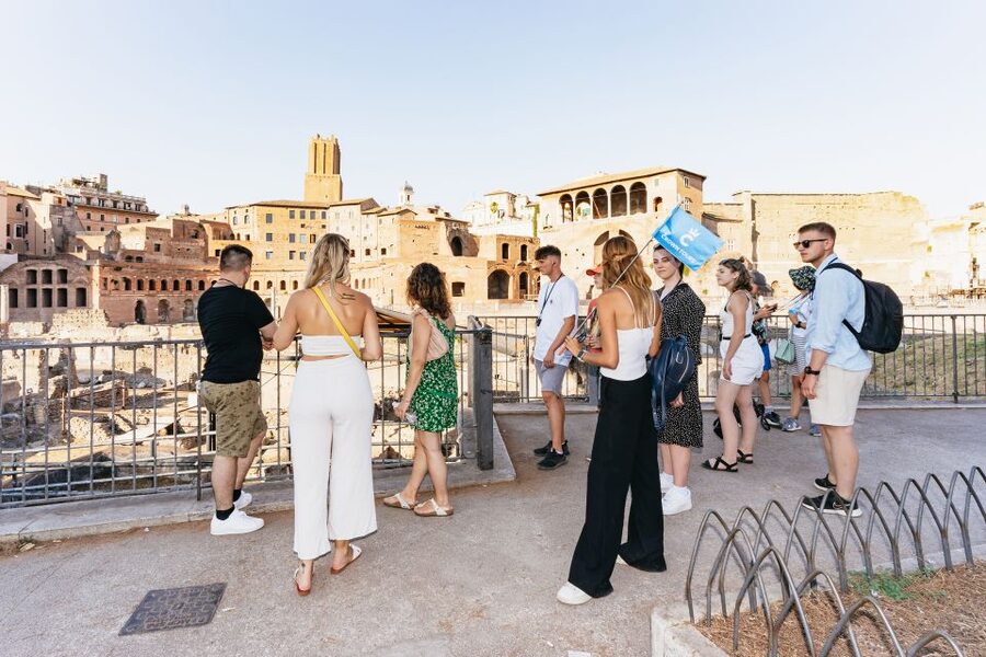 Rome: City Highlights Walking Tour - What the guides add