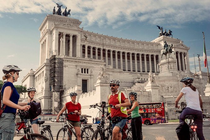 Rome City Small Group Bike Tour with quality Cannondale EBike - Piazza Navona and the Pantheon
