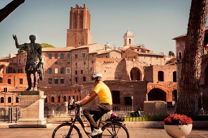 Rome City Small Group Bike Tour with quality Cannondale EBike - Starting near the Colosseum