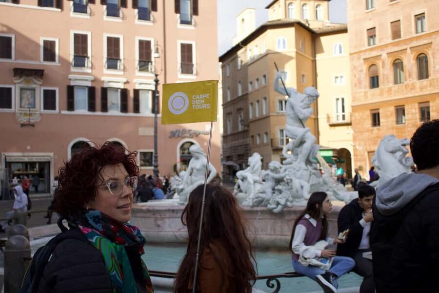 Rome: City Walking Tour in English or Spanish - Galleria Sciarra, a small surprise in the center